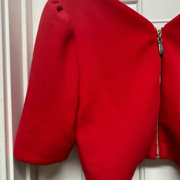 Elliatt Red Puff Sleeve Crop Top - Picture 7 of 11